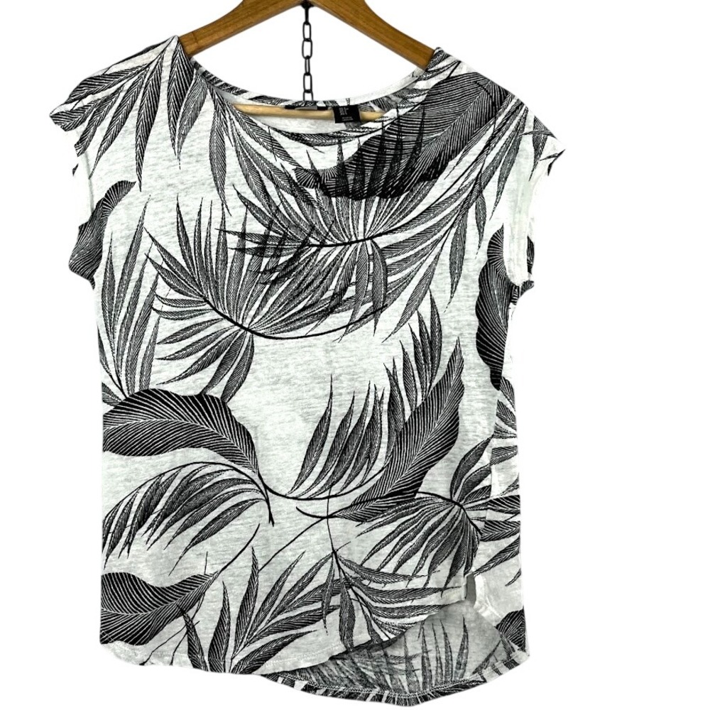 Tahari Women's M Black & White‎ Short Sleeve Linen Top Palm Tree Tropical Beach